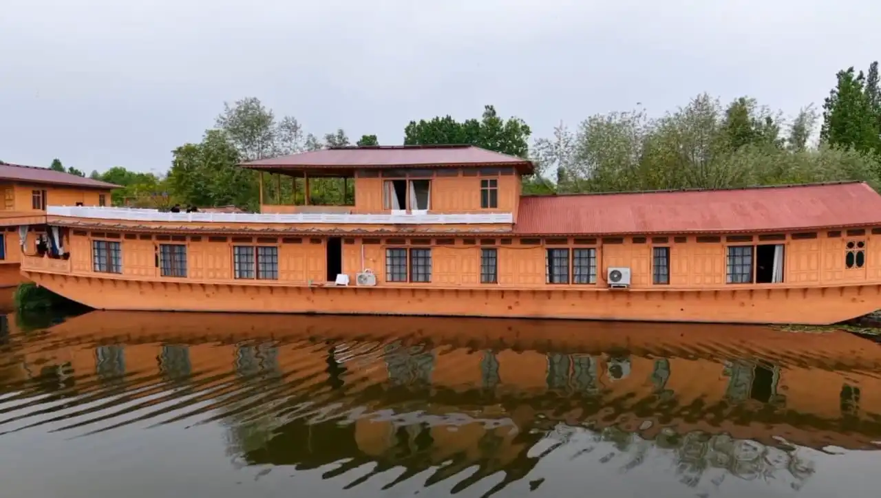 Jewels of Kashmir Houseboat